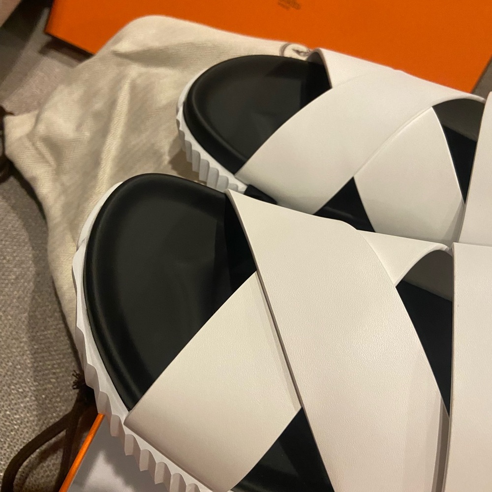NEW Hermes Electric White and Black Leather H Sandals - Picture 13 of 15
